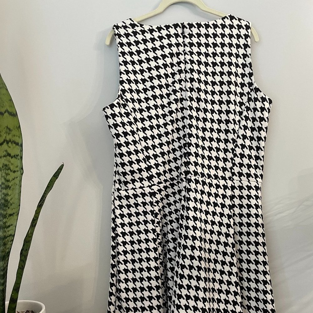 Michael Kors Houndstooth Sleeveless Dress - Picture 2 of 5